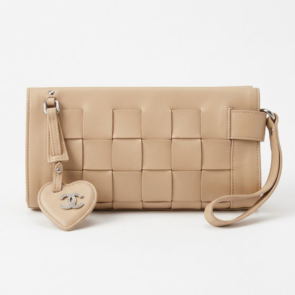 Charles David Beige Leather Woven Clutch Wristlet Purse Heart Charm Handbag